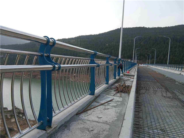 永州不锈钢桥梁护栏的特点及其在桥梁安全中的重要作用